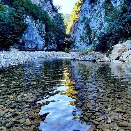 דירה Golemi Kamik Vlasi פירוט