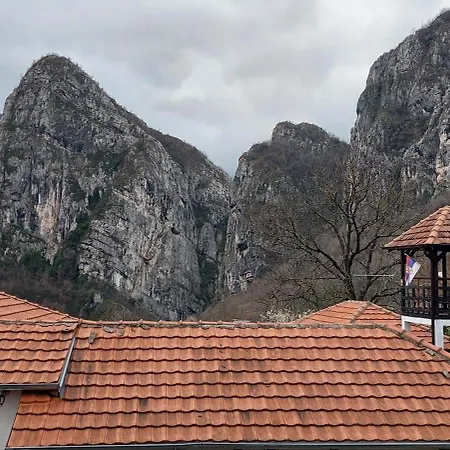 Golemi Kamik Vlasi *