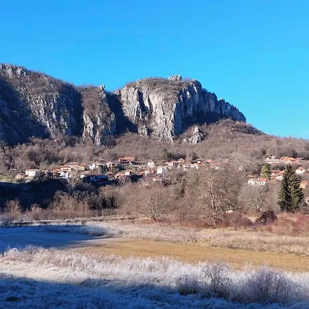 Golemi Kamik Vlasi דירה *