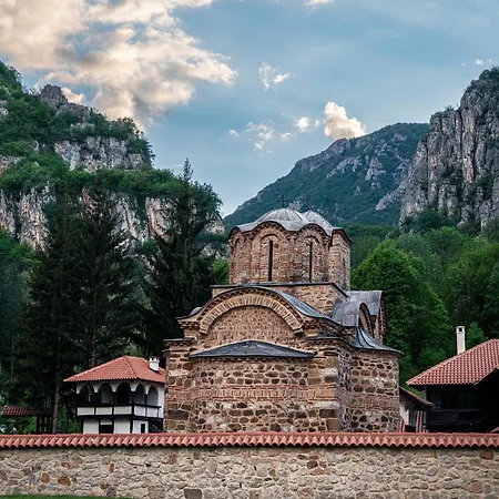 Golemi Kamik Vlasi דירה פירוט